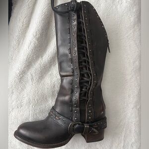 Freebird Contour boots, 9.